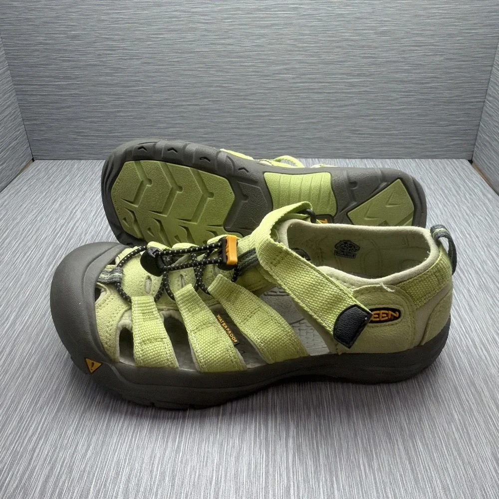 KEEN Newport H2 Sport Sandals Youth 5 Green Water Hiking Outdoor Shoes